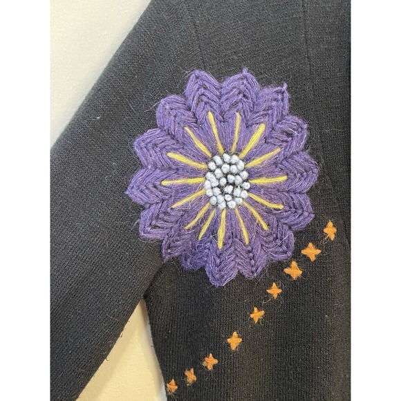 Buffalo By David Button Black Sweater Embroidered Flowers‎ Size Small - Picture 4 of 7